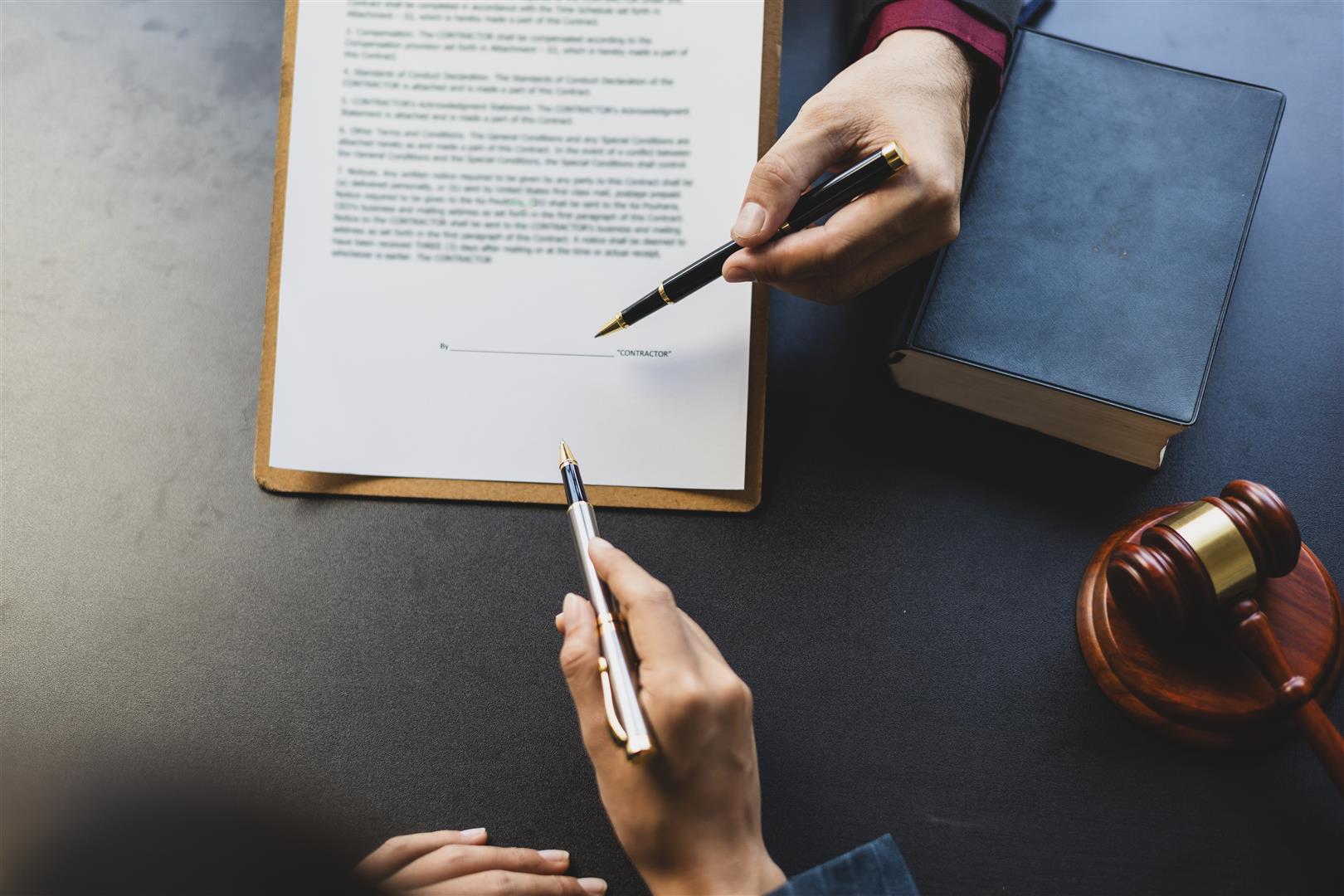 Nienależyte wykonanie umowy – jakie są konsekwencje prawne?